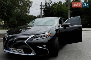 Седан Lexus ES 2016 в  фото 5 Седан Lexus ES 2016 в