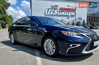 Седан Lexus ES 2015 в Киеве
