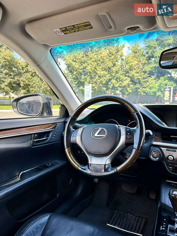 Седан Lexus ES 2015 в Киеве фото 20 Седан Lexus ES 2015 в Киеве