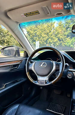 Седан Lexus ES 2015 в 