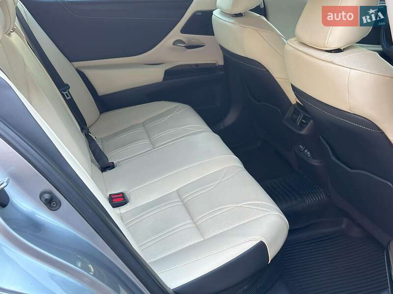 Седан Lexus ES 2022 в Одессе
