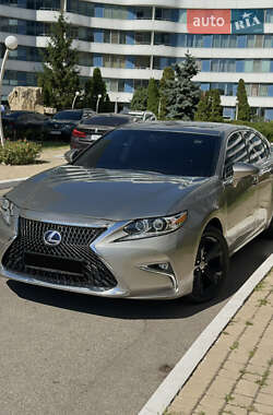 Седан Lexus ES 2017 в Тернополі