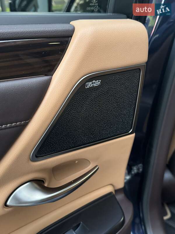 Седан Lexus ES 2018 в Києві