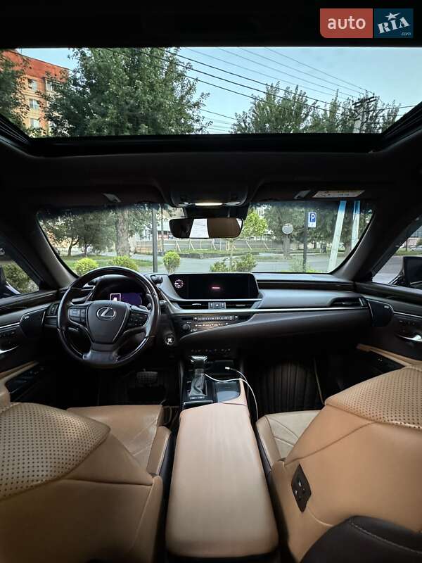 Седан Lexus ES 2018 в Києві