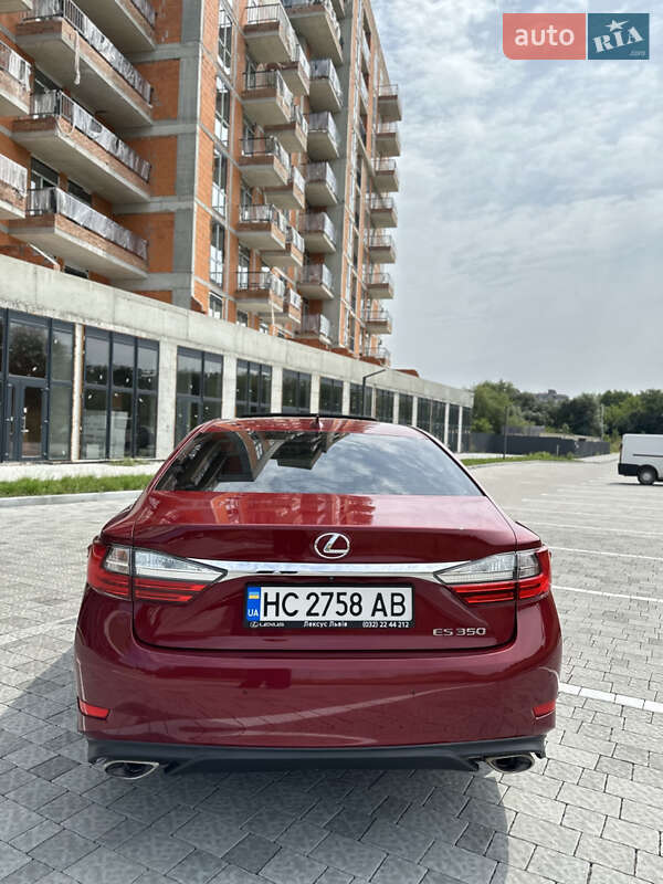 Седан Lexus ES 2017 в Львові