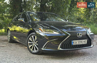 Седан Lexus ES 2019 в Киеве