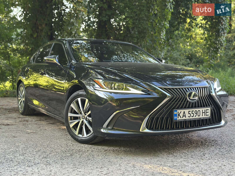 Lexus ES 2019