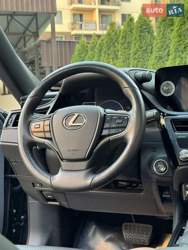Седан Lexus ES 2023 в Одесі