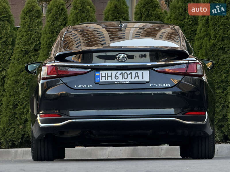 Седан Lexus ES 2023 в Одесі