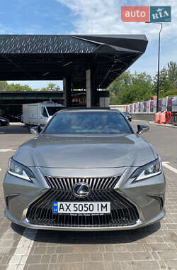 Седан Lexus ES 2019 в Харкові