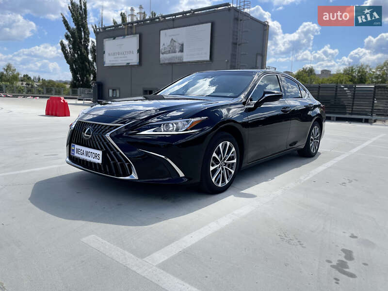 Lexus ES 2022