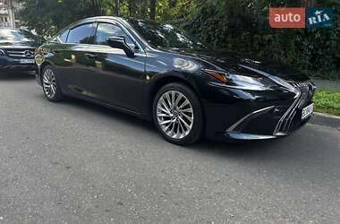 Седан Lexus ES 2022 в Львові