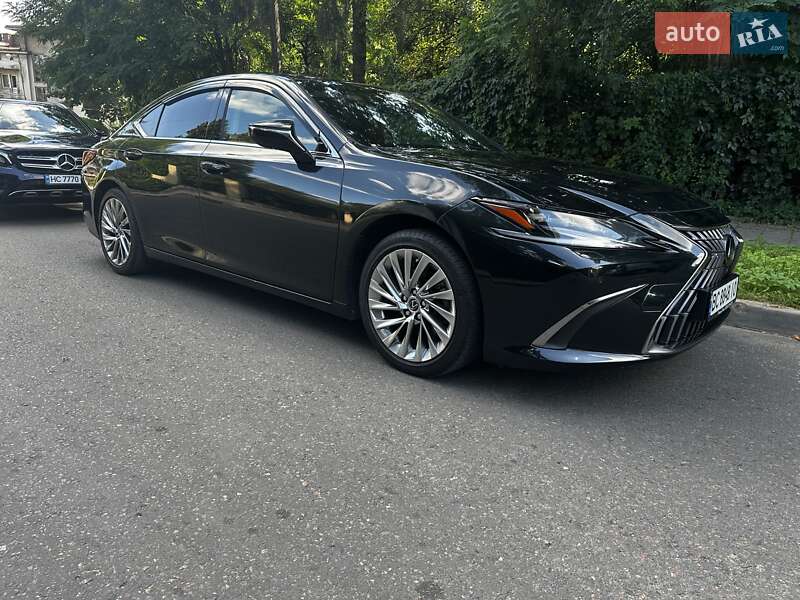 Lexus ES 2022