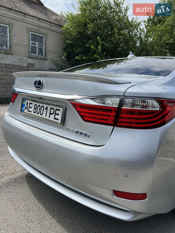 Седан Lexus ES 2013 в Кам'янському