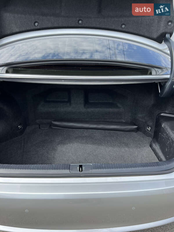 Седан Lexus ES 2013 в Кам'янському