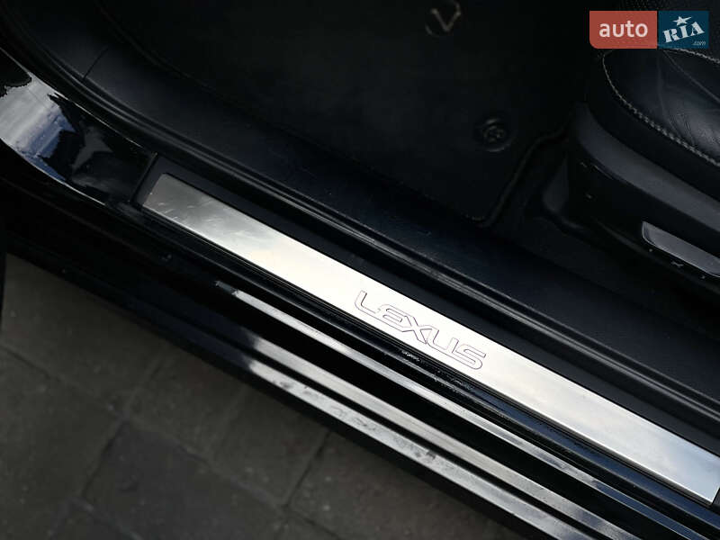 Седан Lexus ES 2016 в Киеве