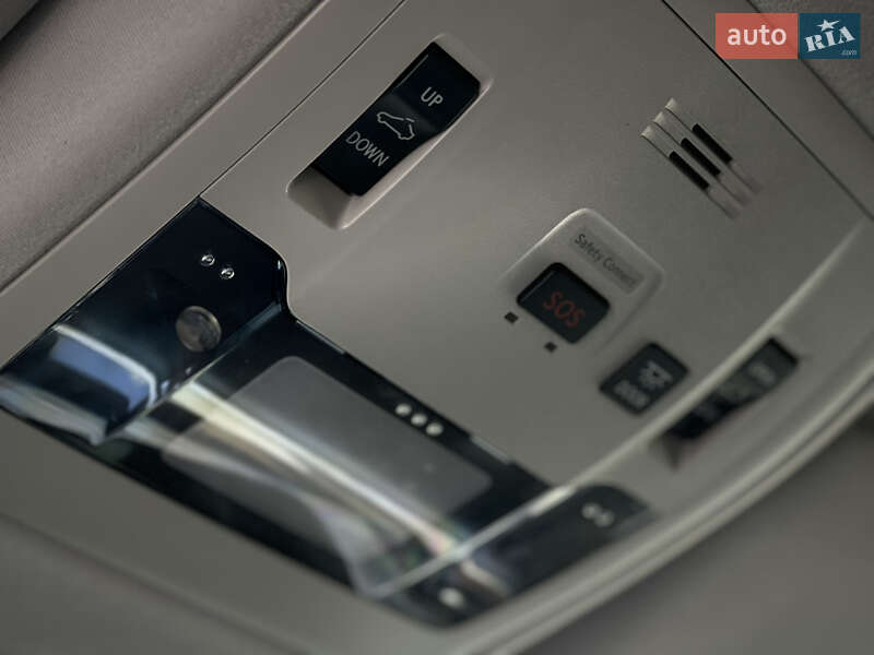 Седан Lexus ES 2016 в Киеве