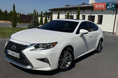 Седан Lexus ES 2016 в Львові