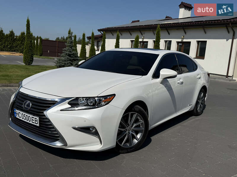 Lexus ES 2016