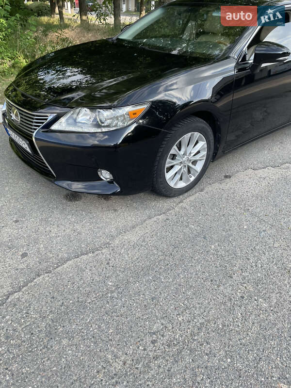 Седан Lexus ES 2014 в Кропивницькому