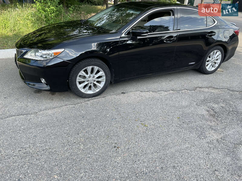 Седан Lexus ES 2014 в Кропивницькому