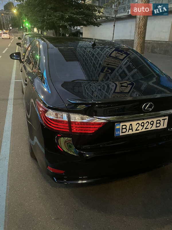 Седан Lexus ES 2014 в Кропивницькому