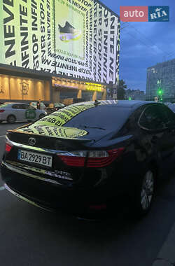 Седан Lexus ES 2014 в Кропивницком