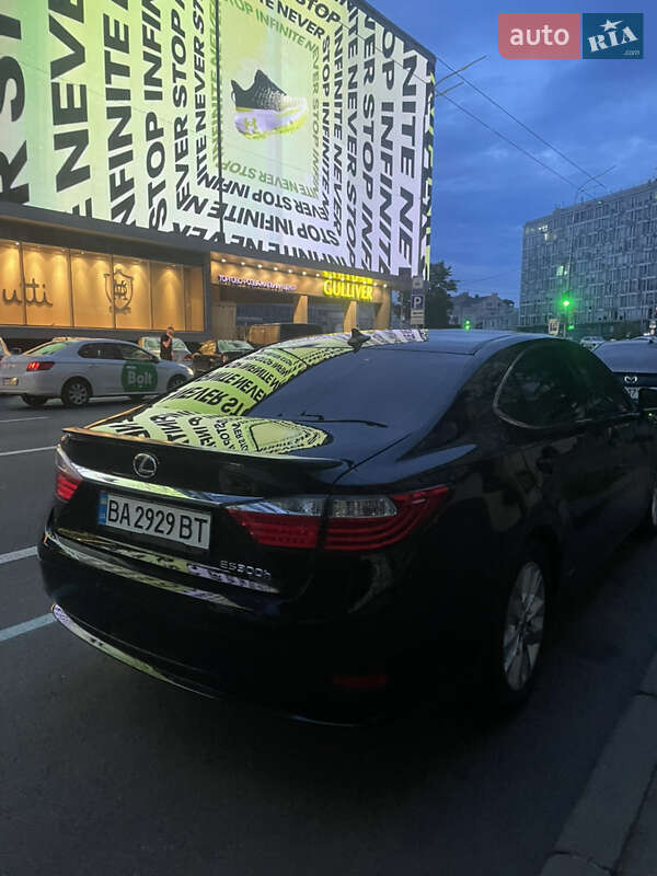 Седан Lexus ES 2014 в Кропивницькому