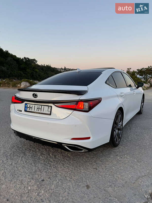 Седан Lexus ES 2020 в Миколаєві