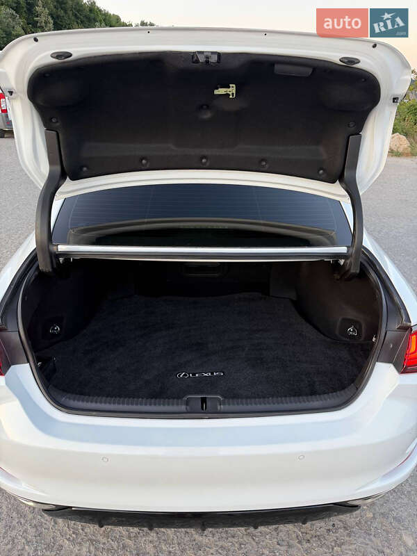 Седан Lexus ES 2020 в Миколаєві