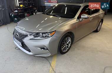 Седан Lexus ES 2014 в Киеве