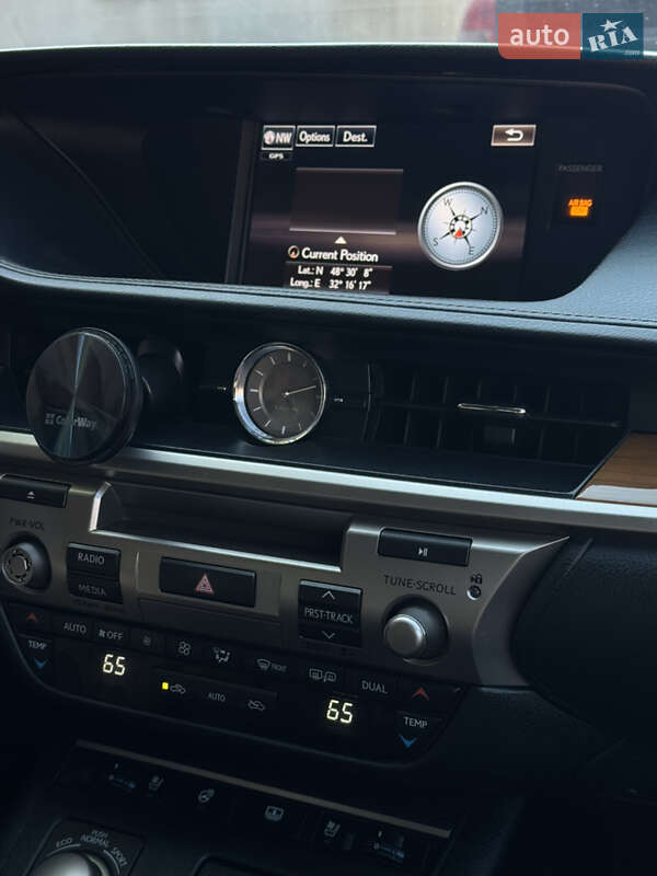 Седан Lexus ES 2014 в Кропивницком