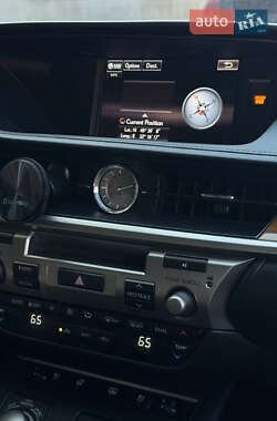 Седан Lexus ES 2014 в 