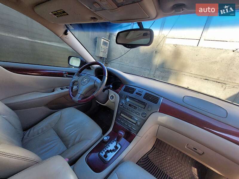 Седан Lexus ES 2004 в Києві