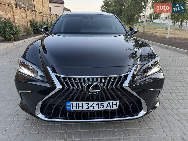 Lexus ES 2024