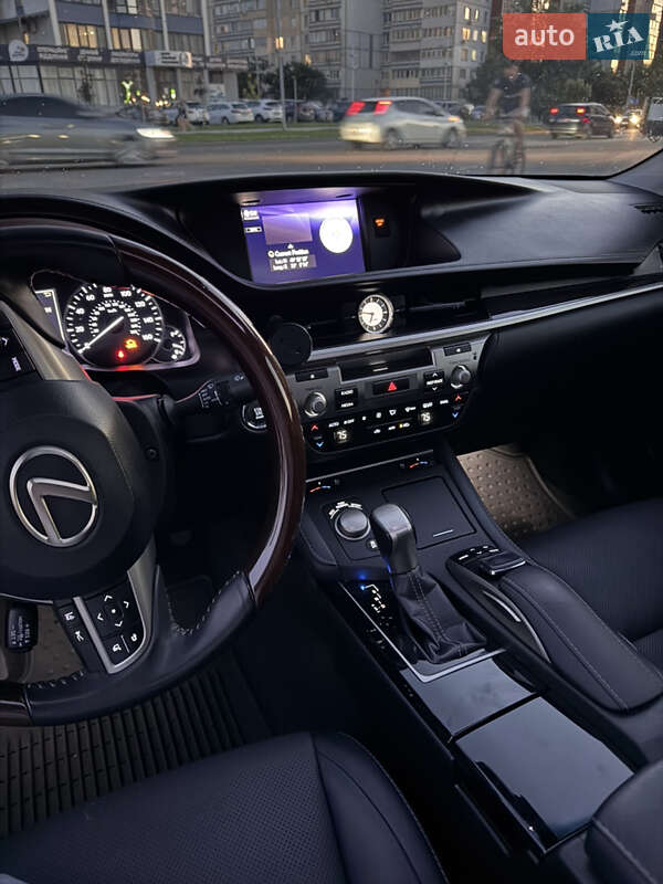 Седан Lexus ES 2018 в Черкассах