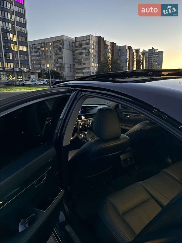 Седан Lexus ES 2018 в Черкассах