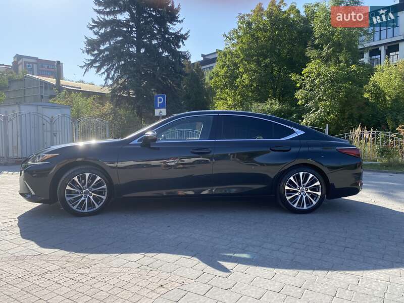Седан Lexus ES 2020 в Тернополе