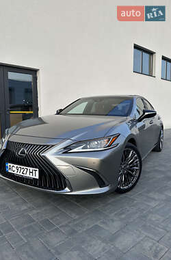 Седан Lexus ES 2021 в Луцке