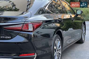 Седан Lexus ES 2022 в 