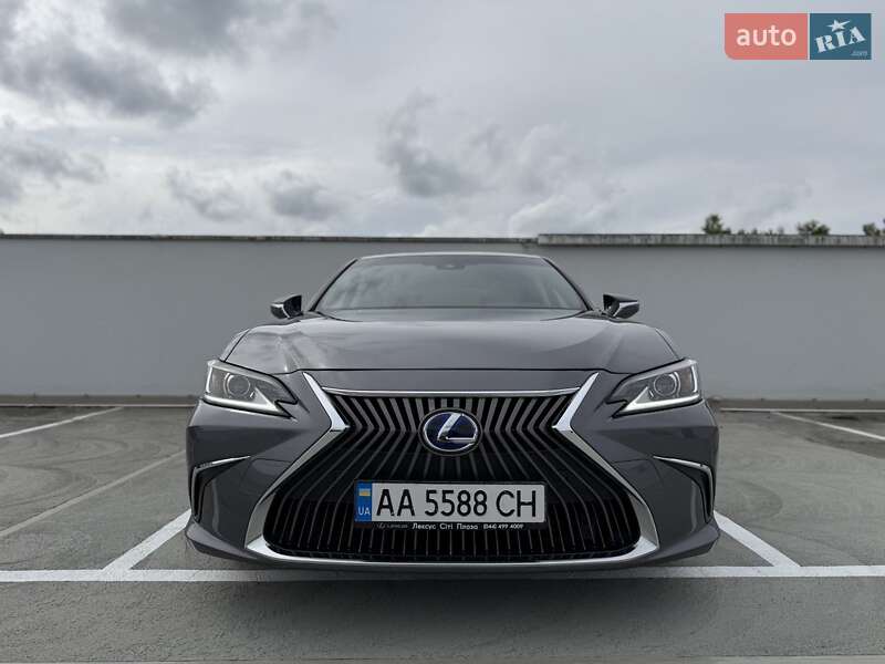 Седан Lexus ES 2019 в Киеве