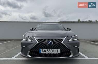 Седан Lexus ES 2019 в 