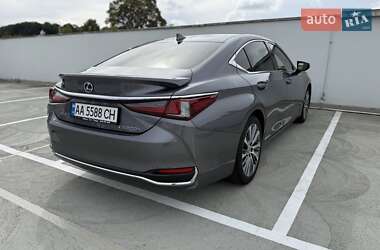 Седан Lexus ES 2019 в 