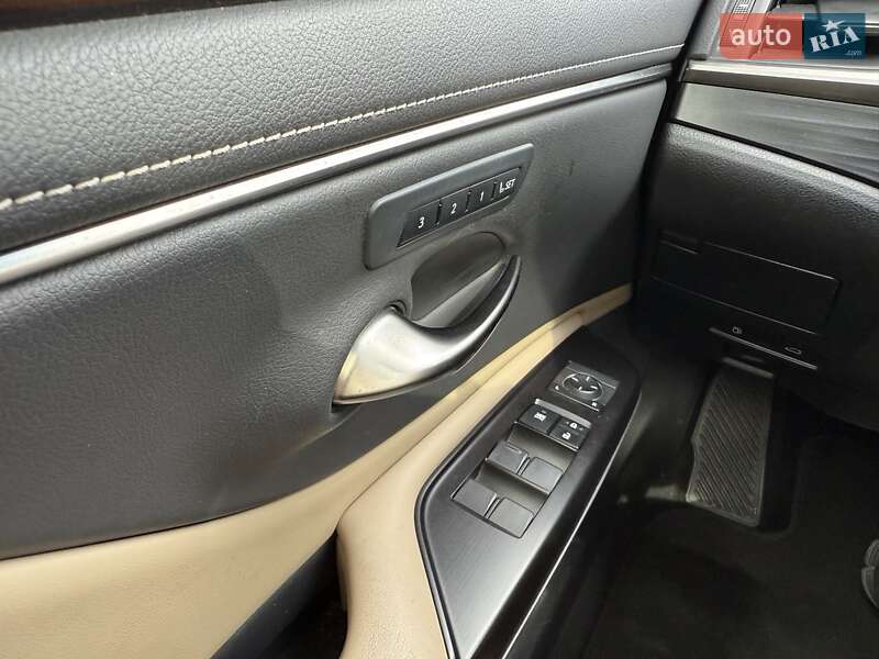 Седан Lexus ES 2019 в Киеве