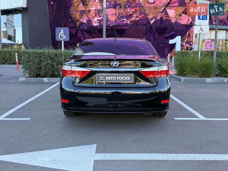 Седан Lexus ES 2013 в Киеве