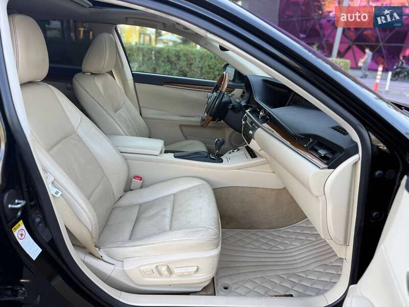 Седан Lexus ES 2013 в Киеве