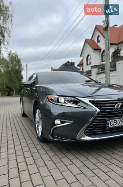 Седан Lexus ES 2016 в 