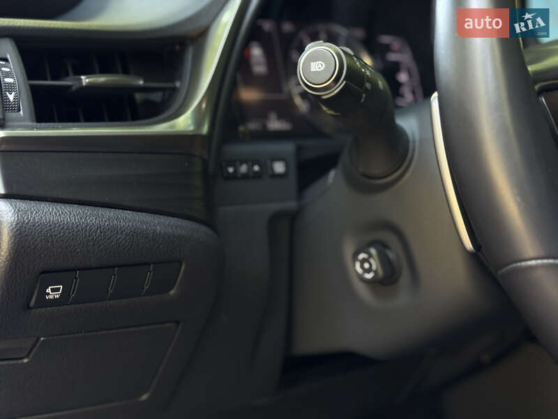 Седан Lexus ES 2018 в Києві