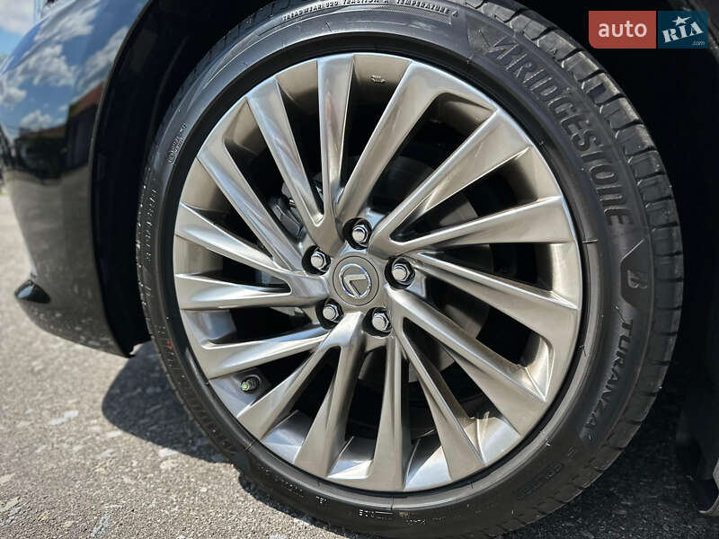 Седан Lexus ES 2024 в Киеве