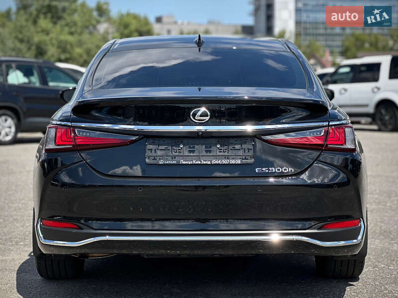 Седан Lexus ES 2024 в Киеве